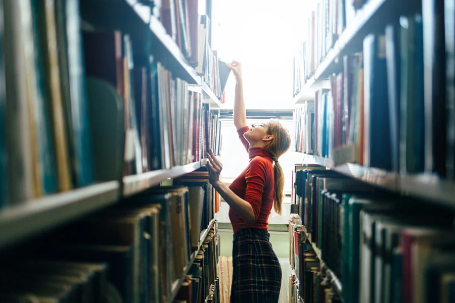 Visual for this record: A national library aggregated collections without owning them